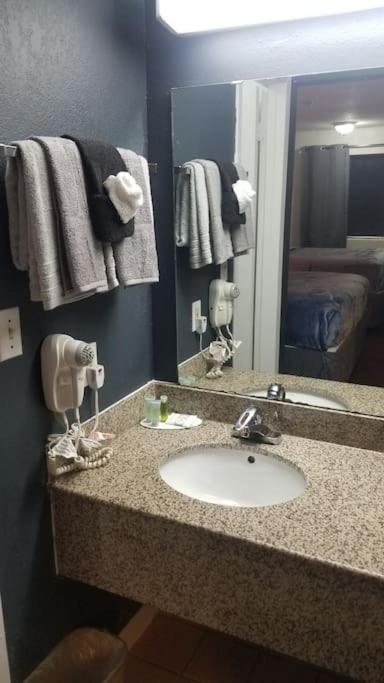 2 Queen Beds 237 Stillwater